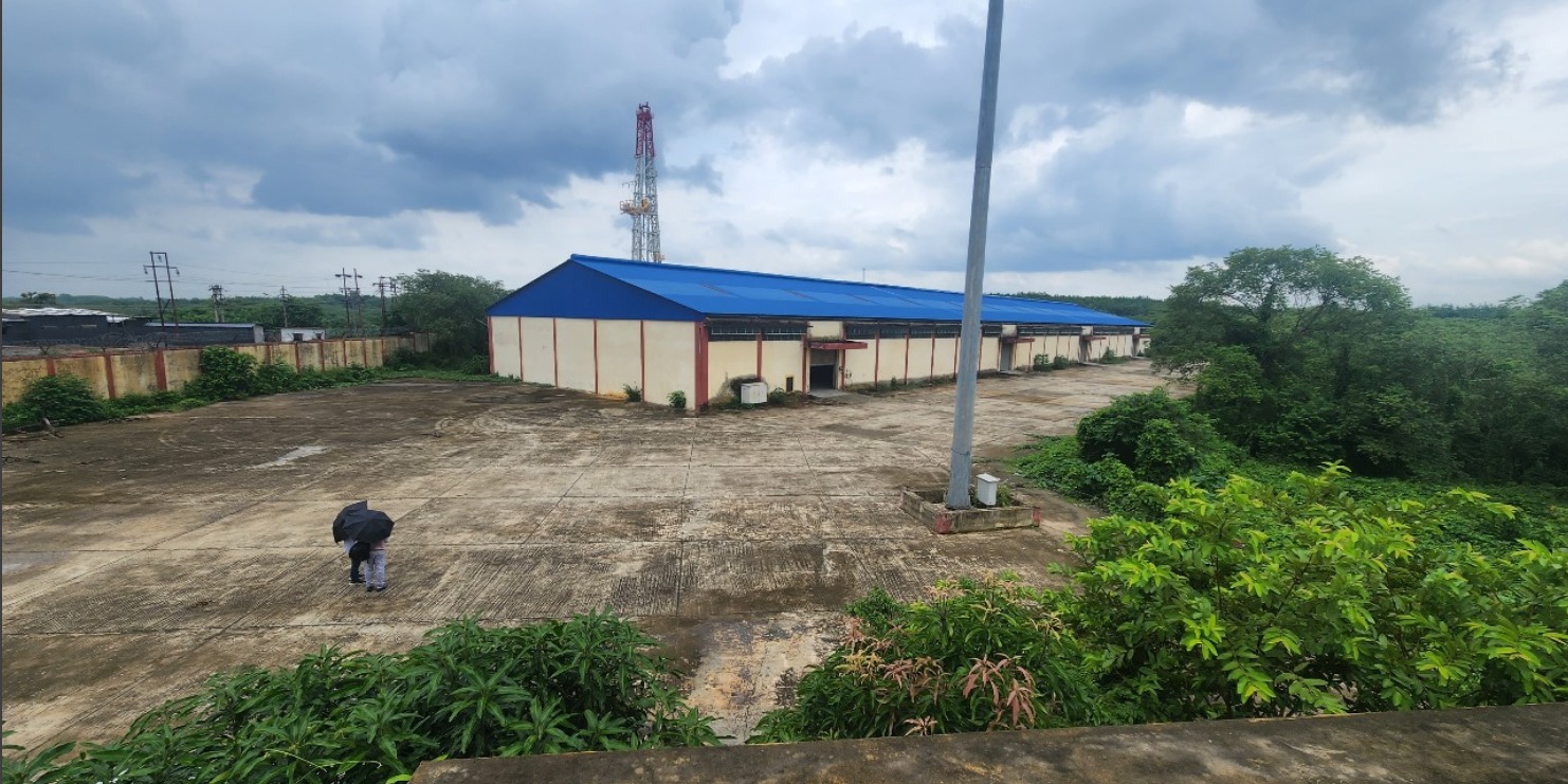 Strategically located in Bodhjungnagar Industrial Area, PDP Group's 40,000 sq. ft. Tripura Warehouse offers seamless logistics support just 15 km from Akhaura Land Port. Ideal for cross-border trade, storage, and distribution in Northeast India.